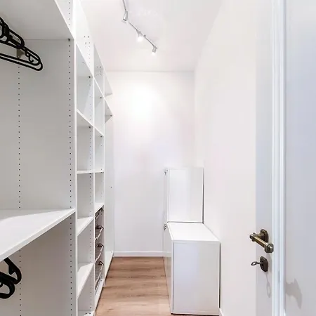 Apartment Daisy Flower - The House Of Travelers Como